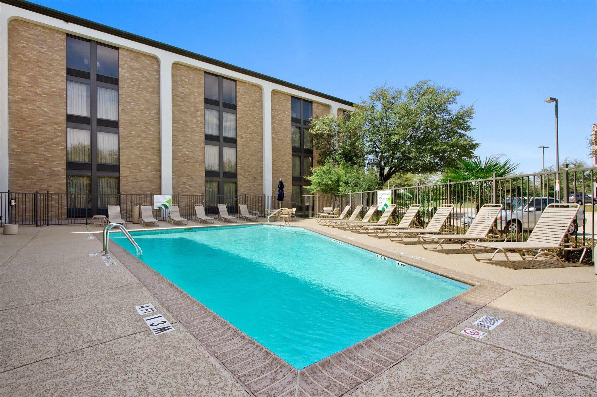 Spark By Hilton Richardson Dallas Экстерьер фото